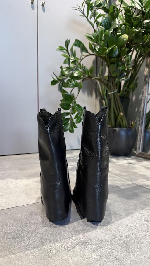 MISKA LEATHER BOOTS BLACK - Vesta Donna