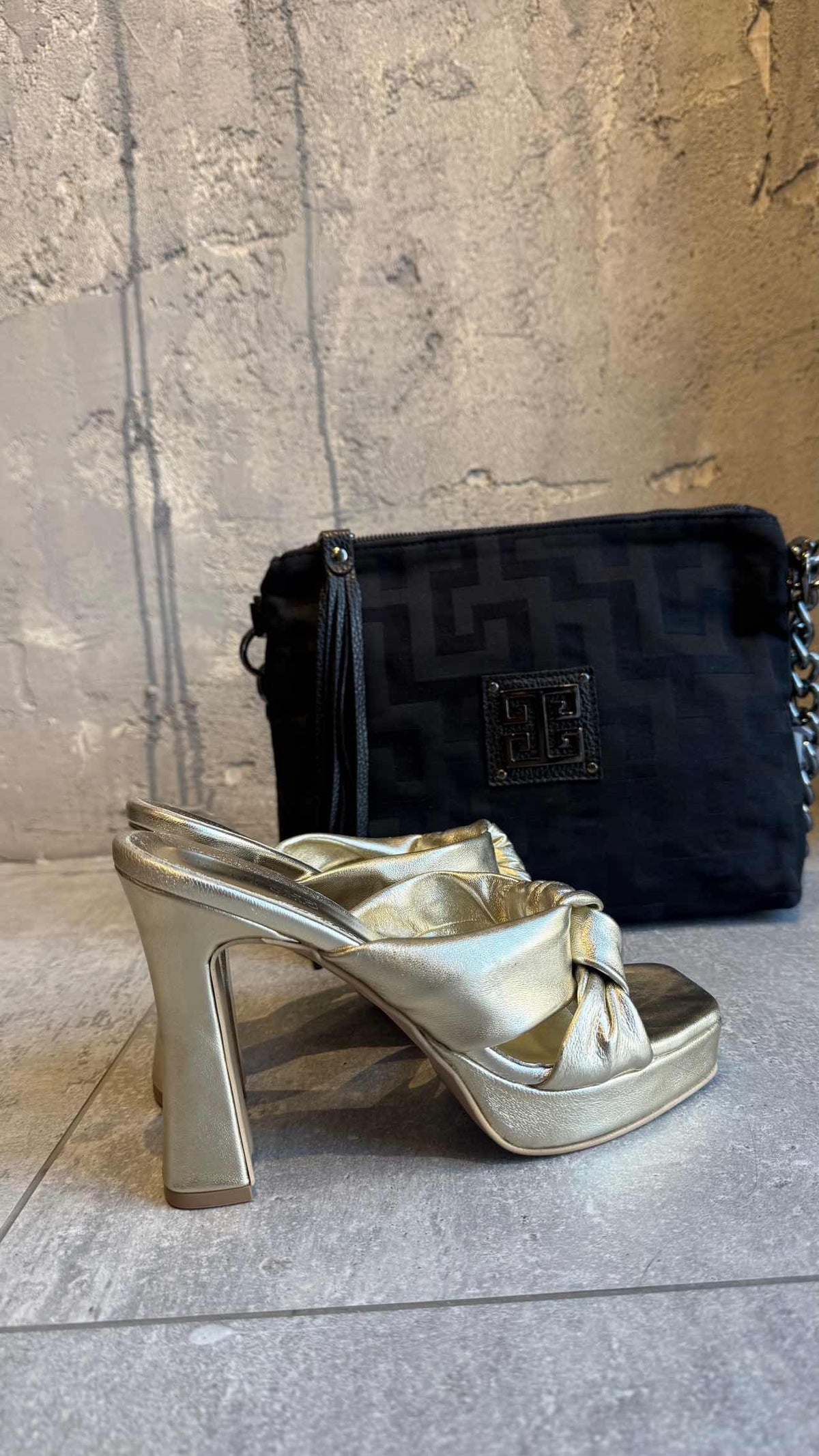 MAIRILYN PLATINUM LEATHER HEELS - Vesta Donna