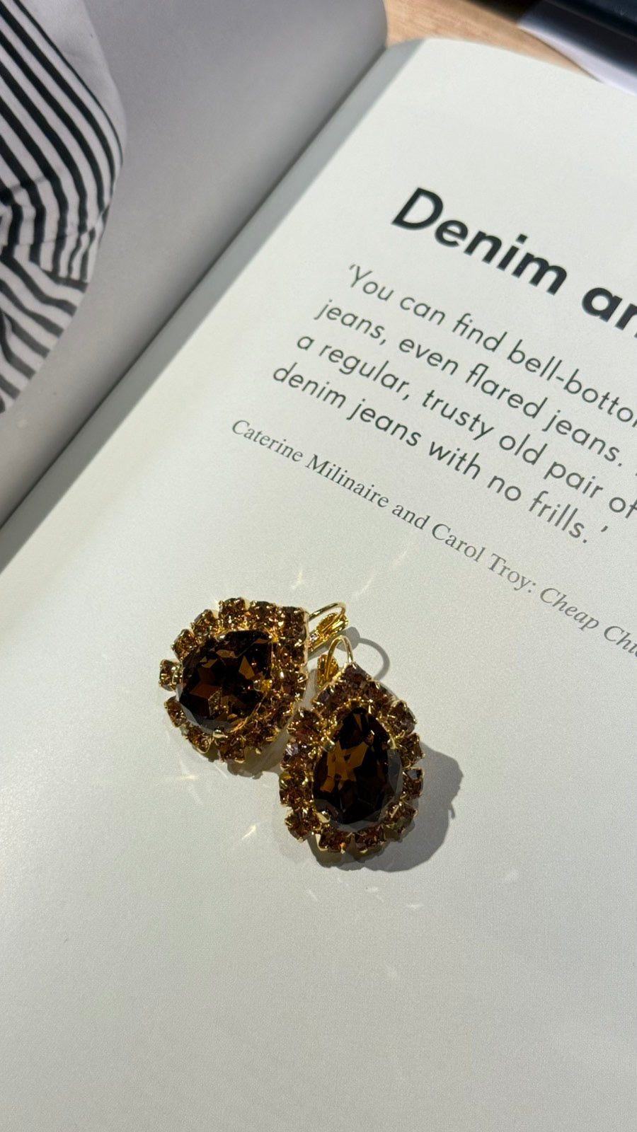 ΣΚΟΥΛΑΡΙΚΙΑ ΔΑΚΡΥ BROWN