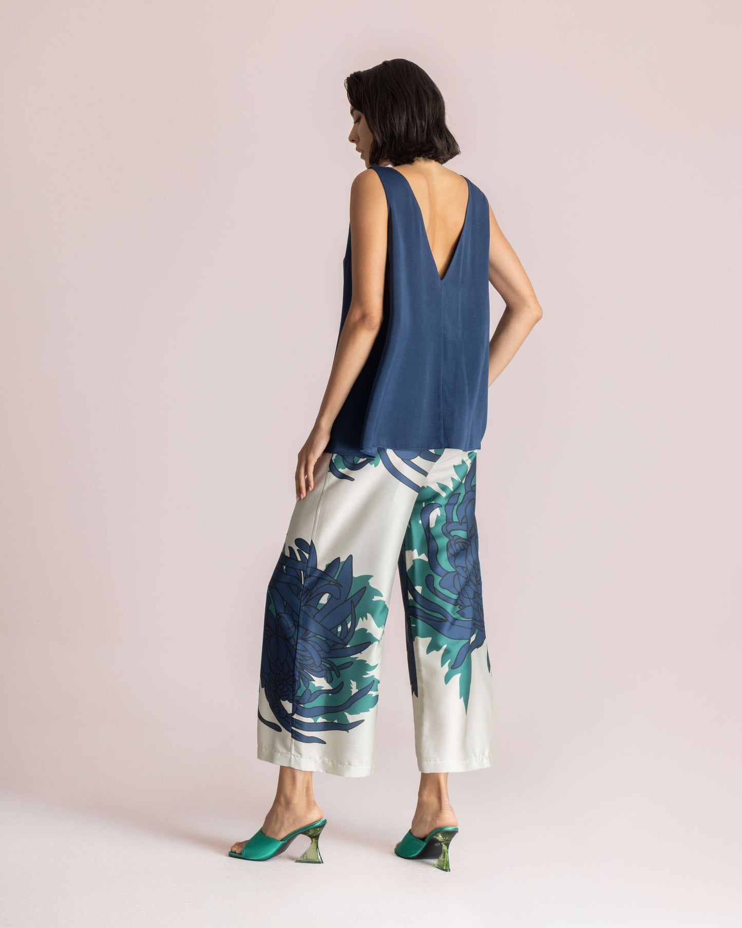KELLY SLEEVELESS TOP BLUE