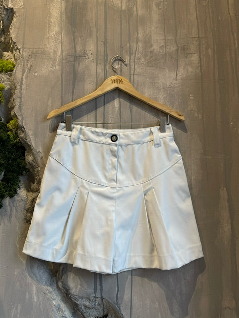 Nema SHORTS ΔΕΡΜΑΤΙΝΟ ΜΕ ΠΙΕΤΕΣ - Vesta Donna