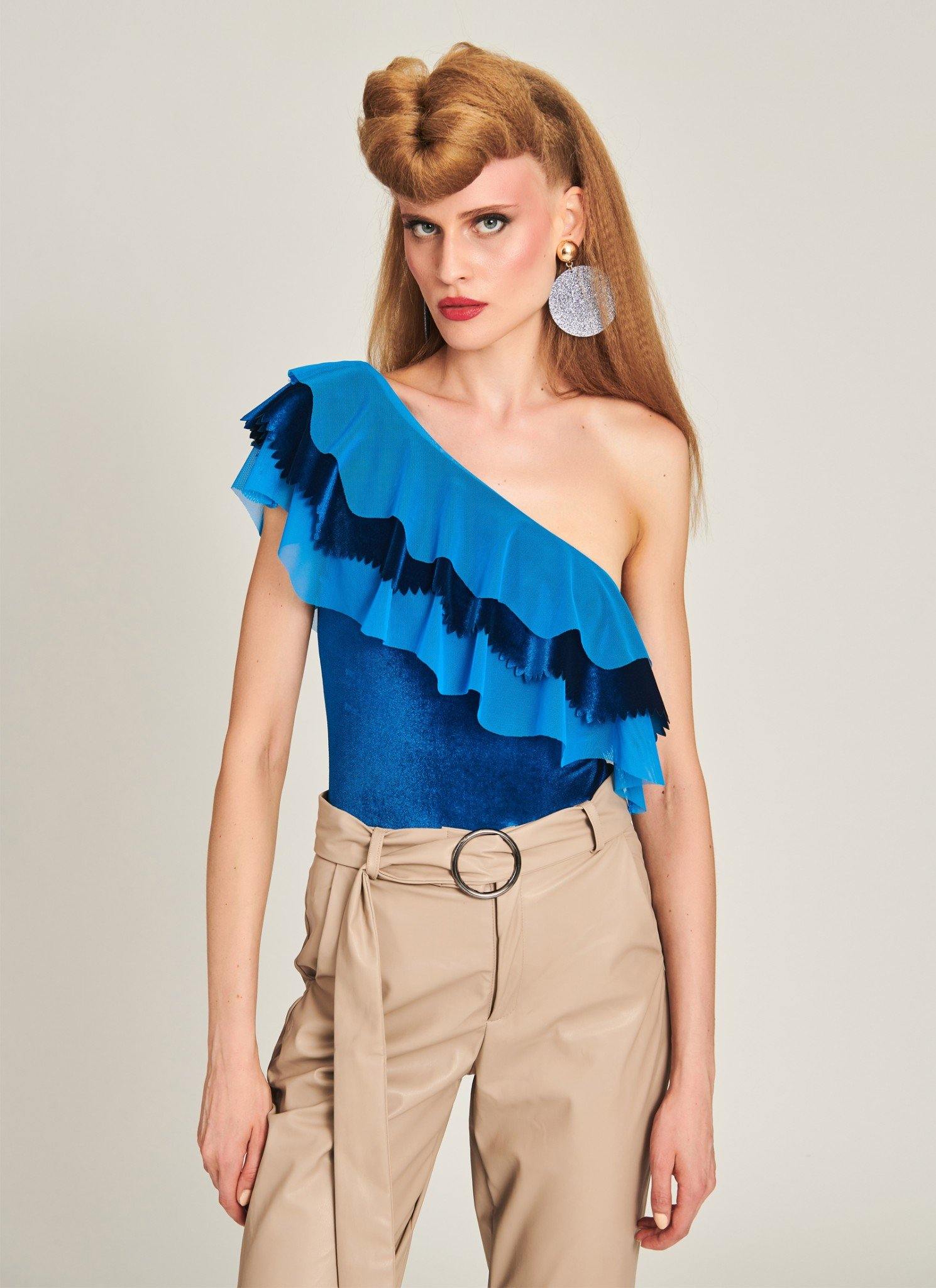 Cutcuutur ΚΟΡΜΑΚΙ ΒΕΛΟΥΔΙΝΟ ΜΕ ΒΟΛΑΝ - Vesta Donna