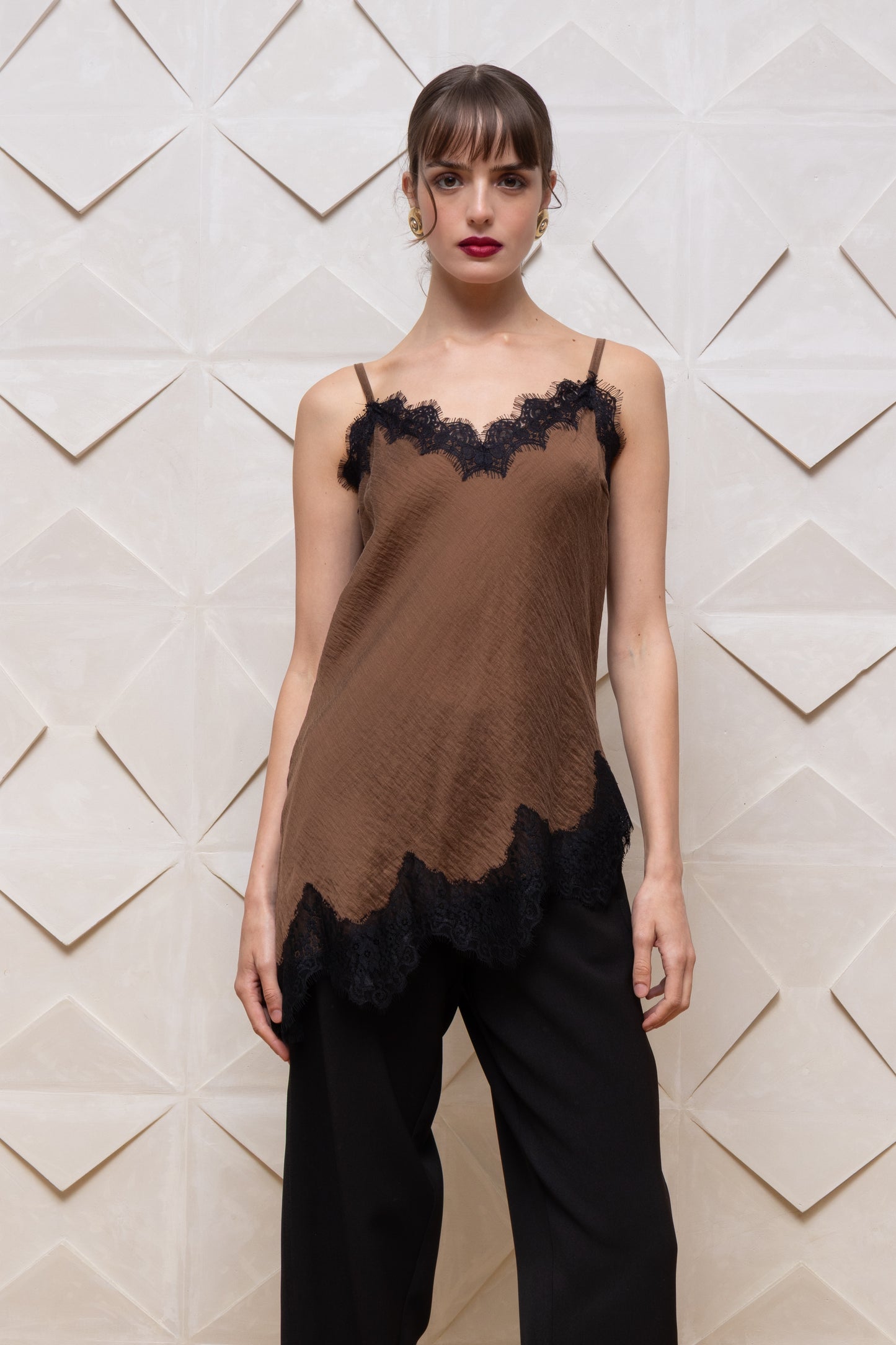JAYLA LACE TRIM TOP BROWN