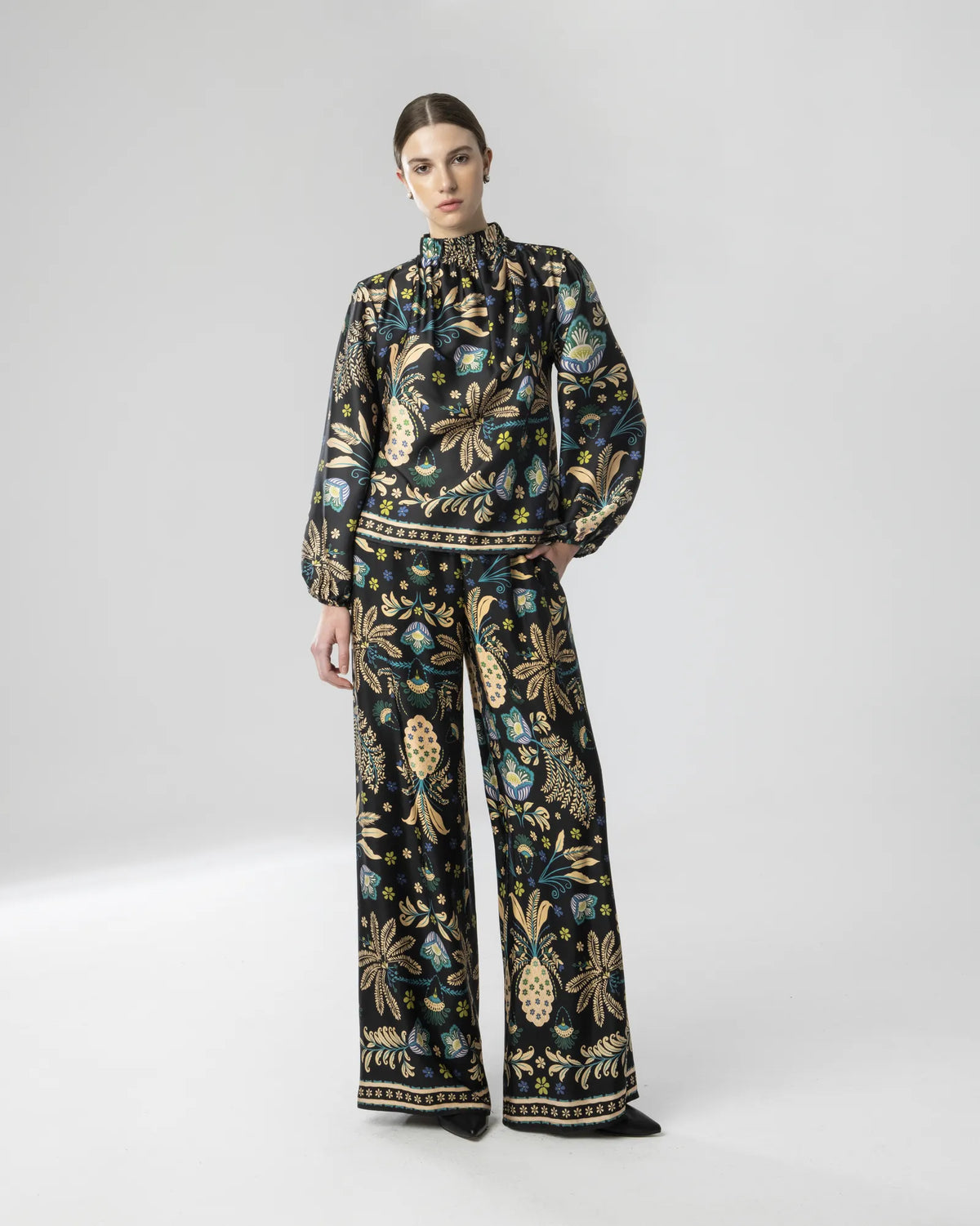 FLOWERS SATIN SET