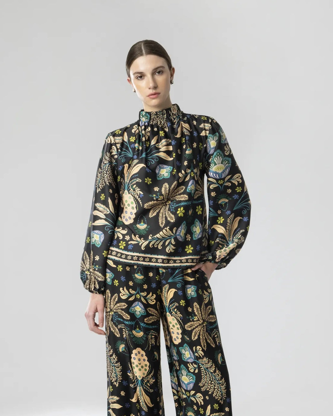 FLOWERS SATIN SET