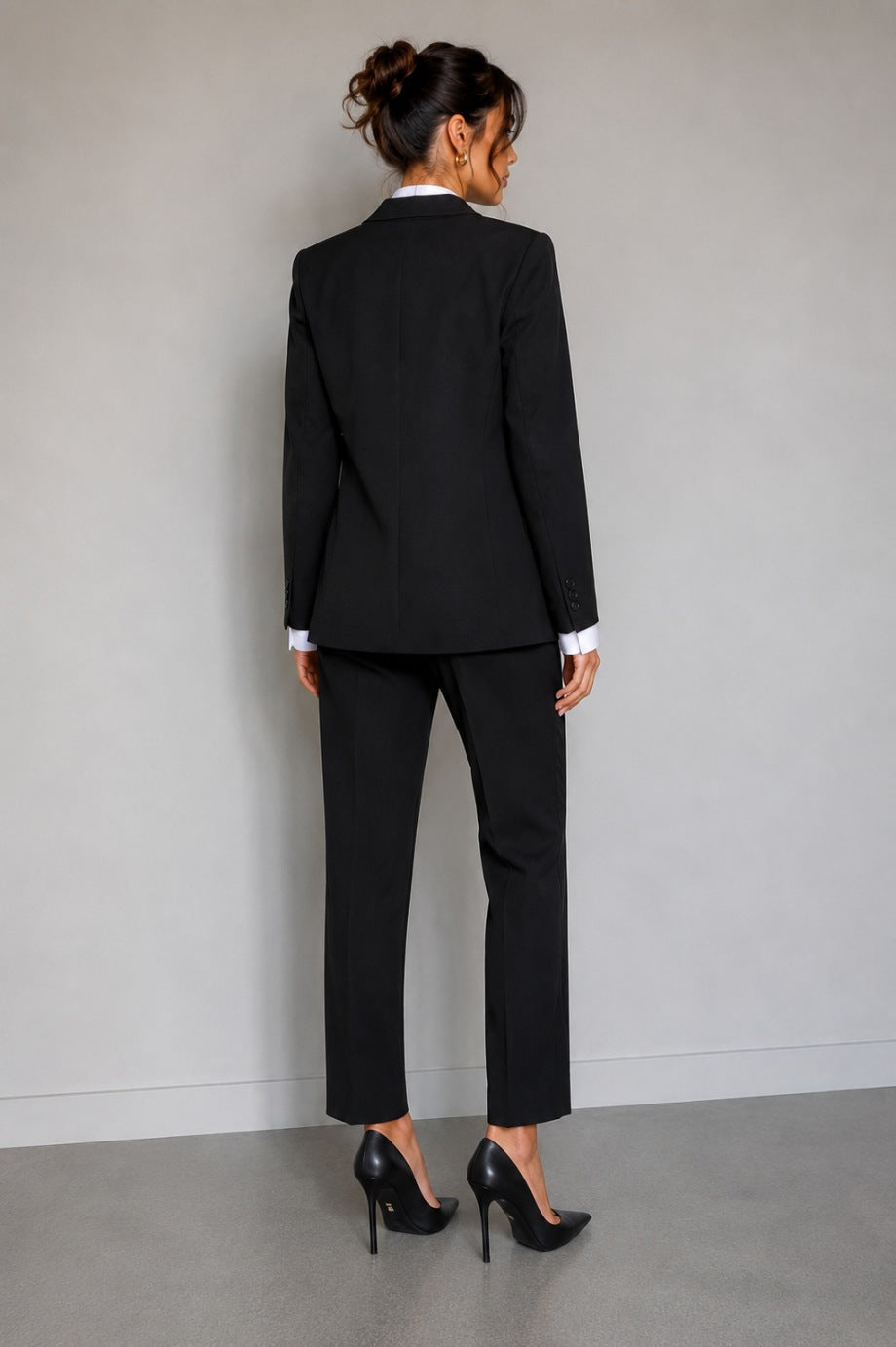 NOIR TAILORED SUIT