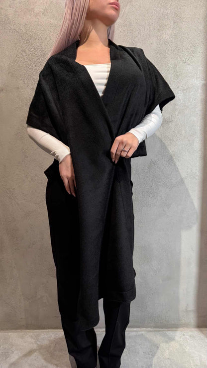 REINA PONCHO BLACK