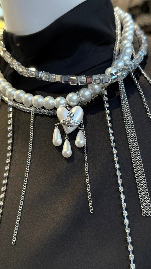 ΚΟΛΙΕ ΠΕΡΛΕΣ ΧΑΝΤΡΕΣ ΜΕ ΚΡΕΜΑΣΤΗ ΚΑΡΔΙΑ