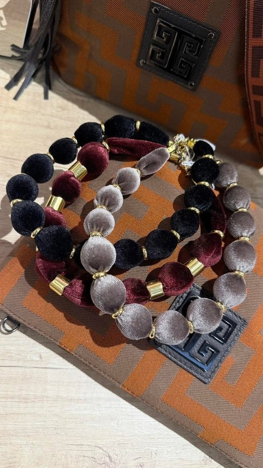 ΚΟΛΙΕ ΜΕ ΒΕΛΟΥΔΙΝΕΣ ΜΠΑΛΕΣ