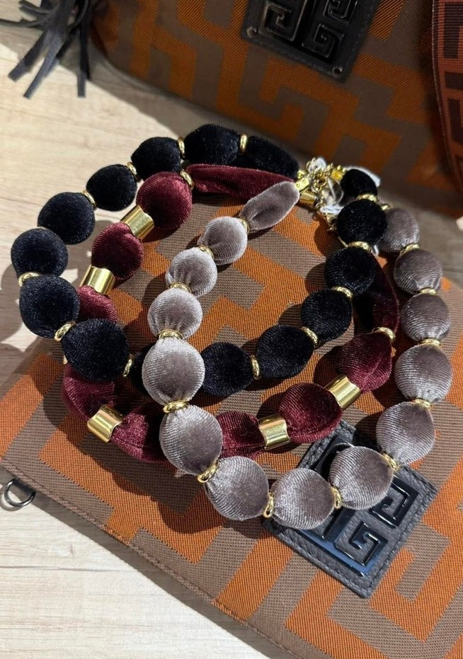 ΚΟΛΙΕ ΜΕ ΒΕΛΟΥΔΙΝΕΣ ΜΠΑΛΕΣ