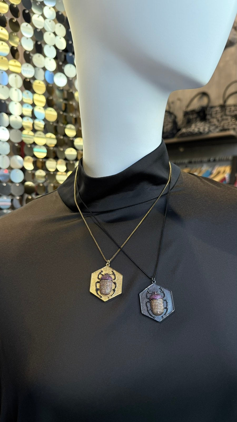 ΚΟΛΙΕ ΑΛΥΣΙΔΑ ΜΕ ΚΡΕΜΑΣΤΟ ΣΚΑΡΑΒΑΙΟ