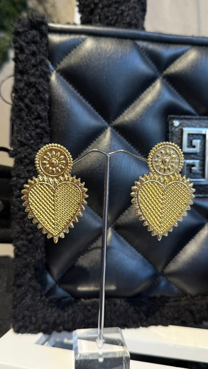 ΣΚΟΥΛΑΡΙΚΙΑ ΚΑΡΔΙΕΣ