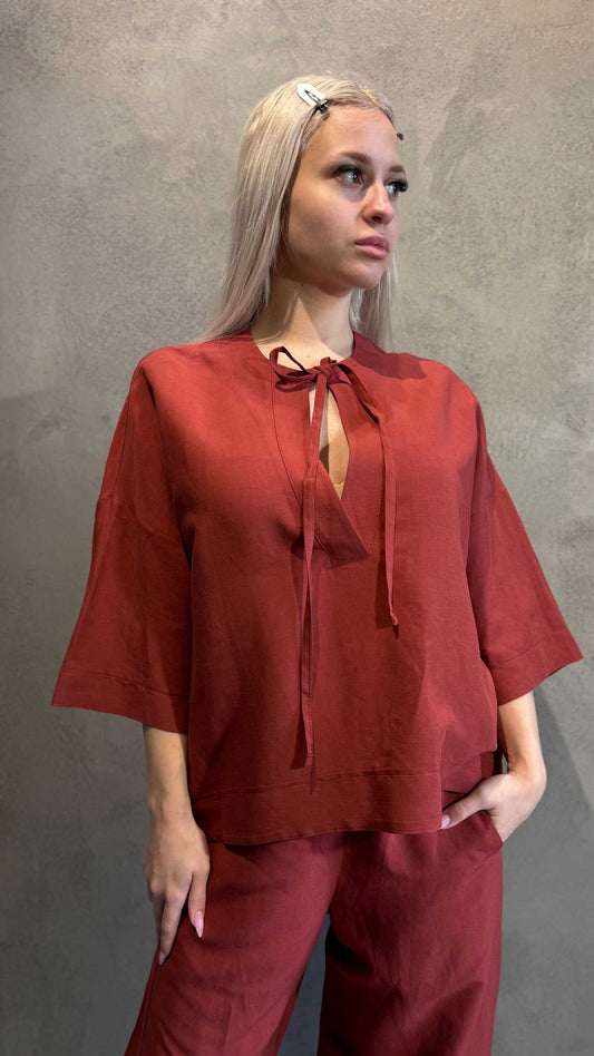 JANAE TUNIC TOP CHILI