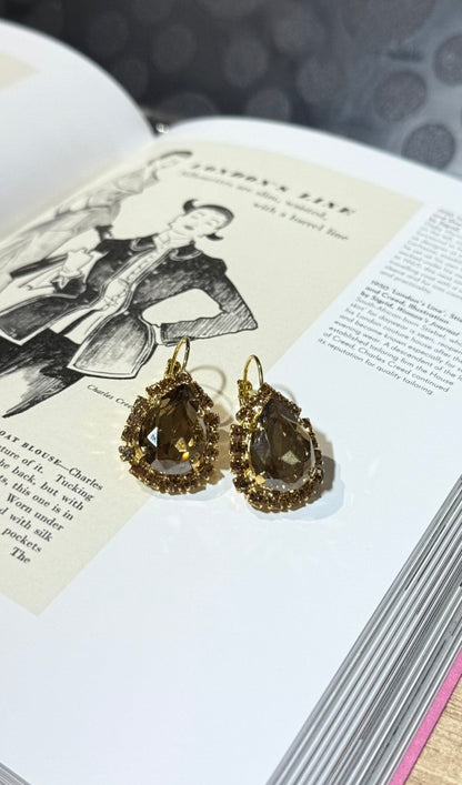 ΣΚΟΥΛΑΡΙΚΙΑ ΔΑΚΡΥ LIGHT BROWN