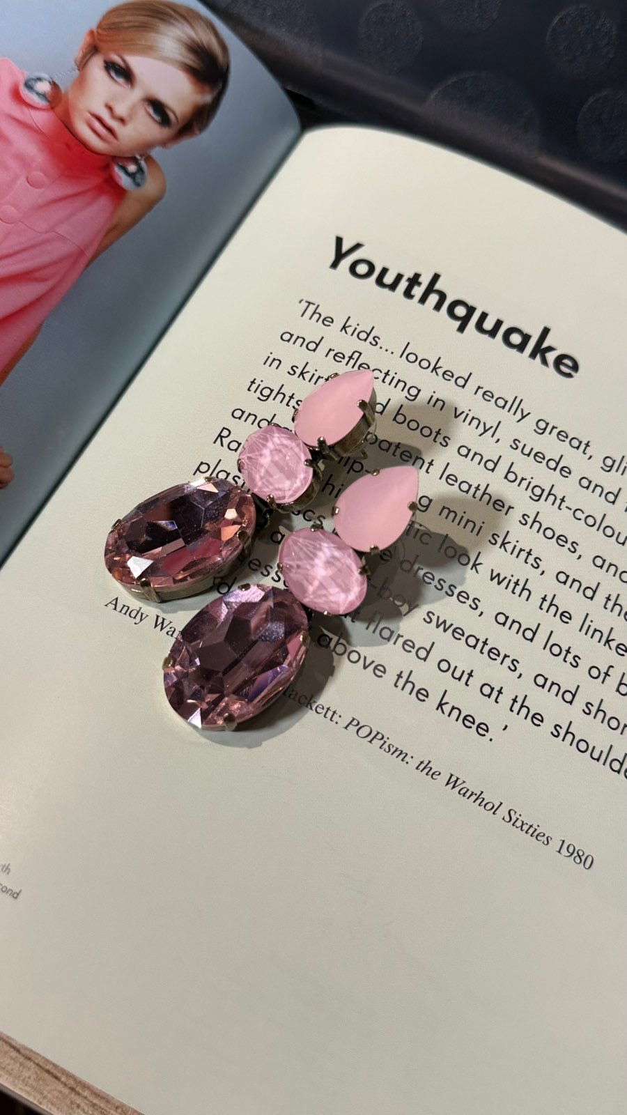  ΣΚΟΥΛΑΡΙΚΙΑ ΚΡΕΜΑΣΤΑ ΜΕ ΟΒΑΛ ΣΤΡΑΣ PINK - Vesta Donna 