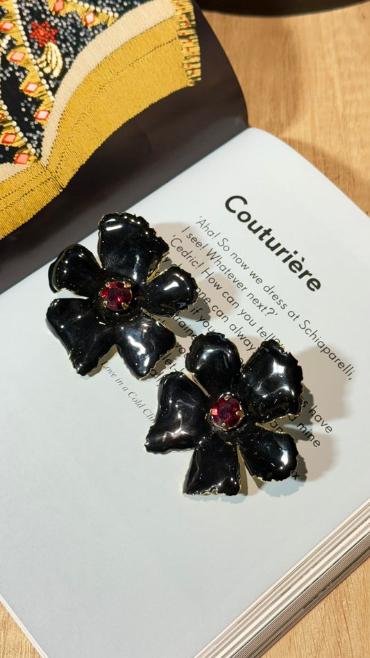 ΚΑΡΦΩΤΑ ΣΚΟΥΛΑΡΙΚΙΑ BLACK CAMELLIA