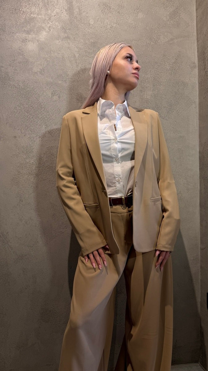 MAKENA SUIT BEIGE