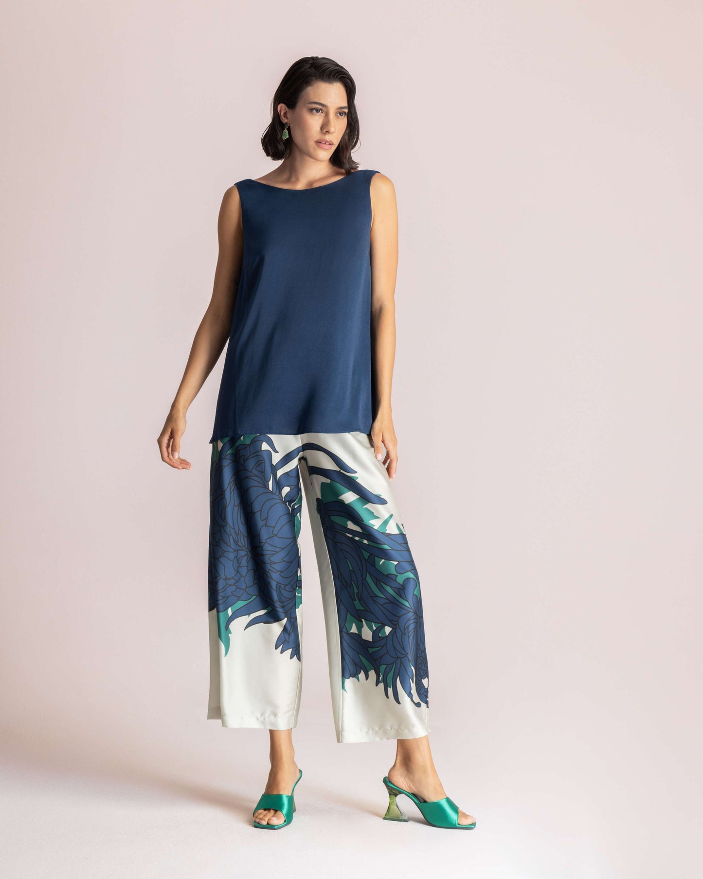 KELLY SLEEVELESS TOP BLUE