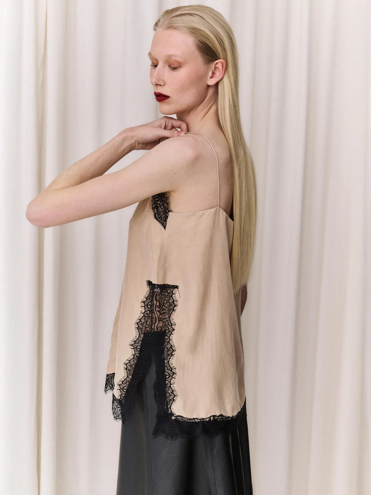 LUNA LACE CAMI TOP BEIGE