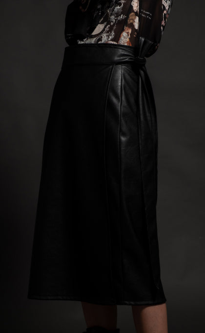 SUBCULTURE BLACK SKIRT