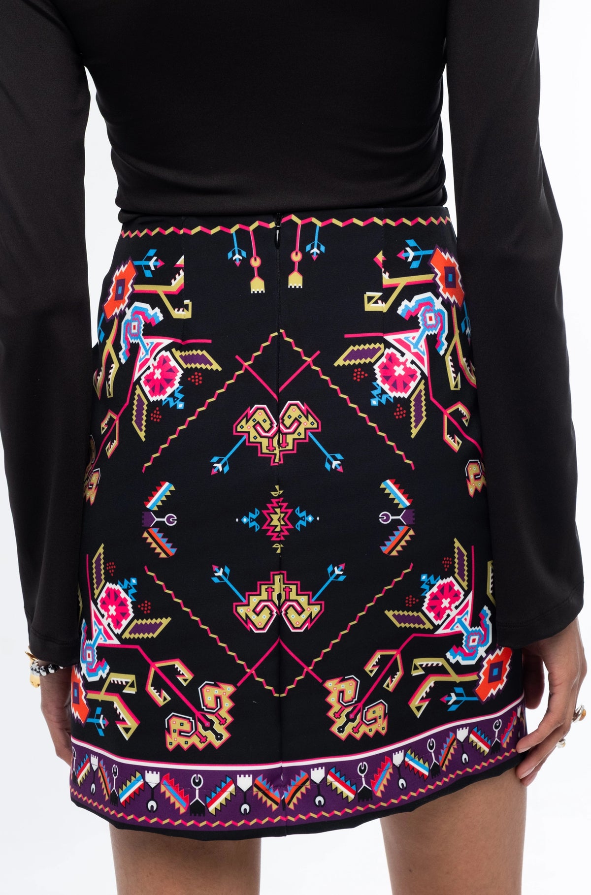 EMBLEM MINI SKIRT