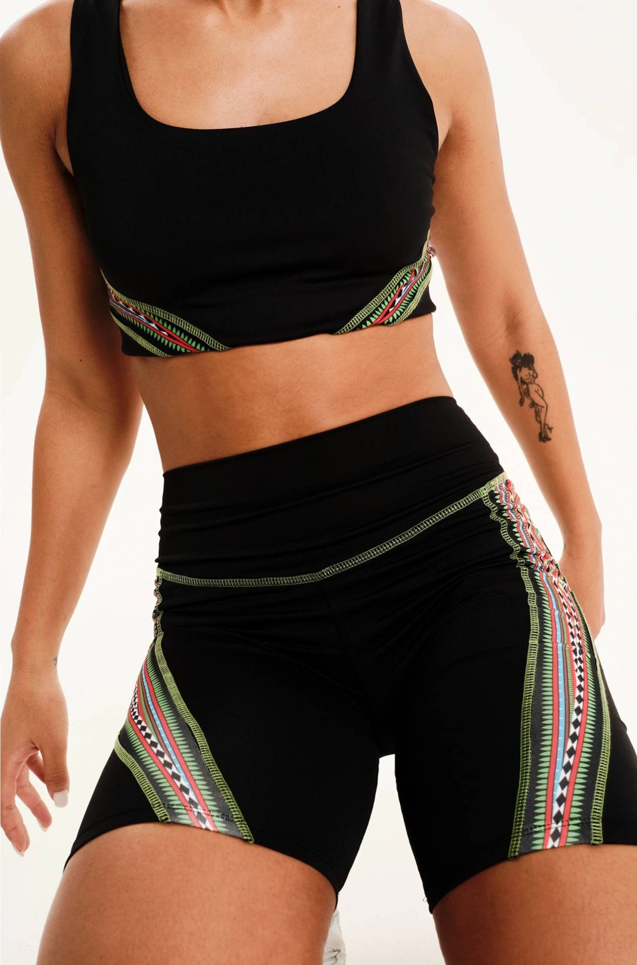 MOMENTUM SPORTS TOP